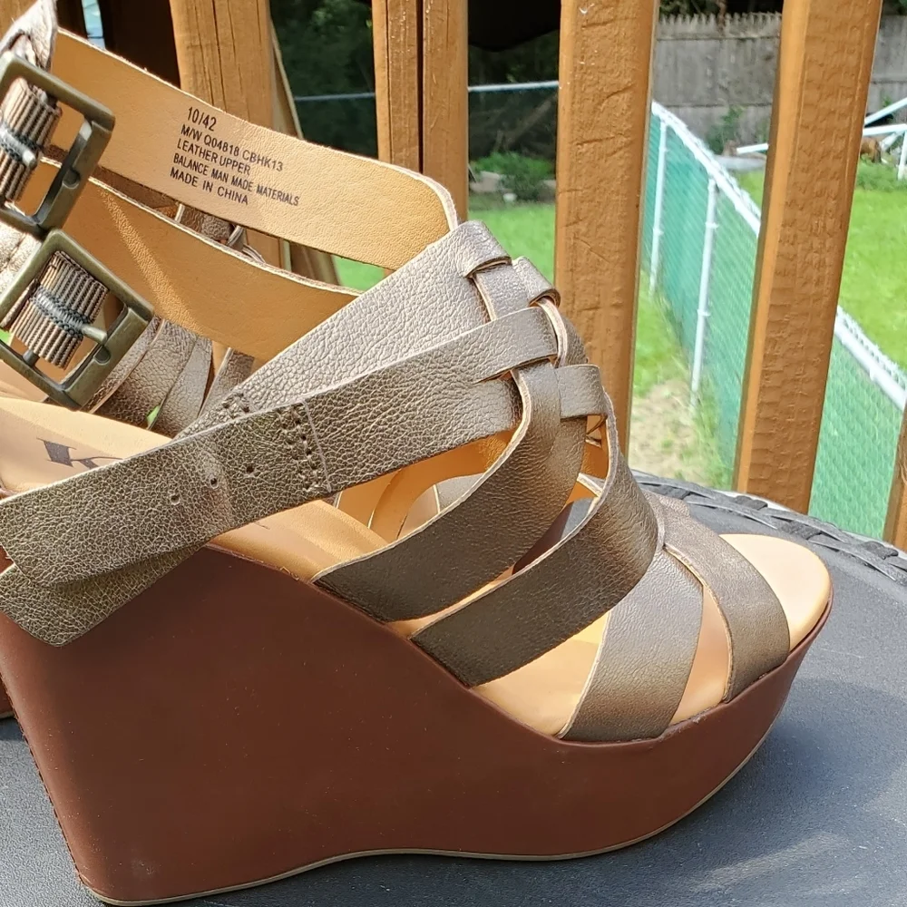 Korks Bronze Leather Ankle Cross Straps Platform Wedge Sandals Size 10 - Picture 8 of 11